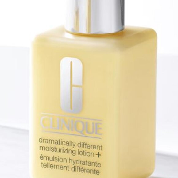 CLINIQUE Dramatically Different Moisturizing Lotion 4.2oz / 125ml - Picture 6 of 7
